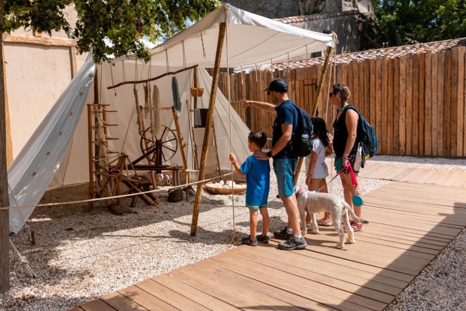 Tout Confort ! Ville, Climatisation, Parking, Wifi, Calme, Tv Carcassonne Exterior photo